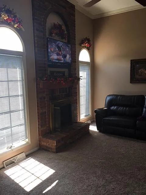 3 bed, 2.5 bath, 1700 sqft, $1,850 — Photo 2