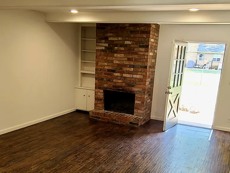 6115 S Troost Ave — Photo 12