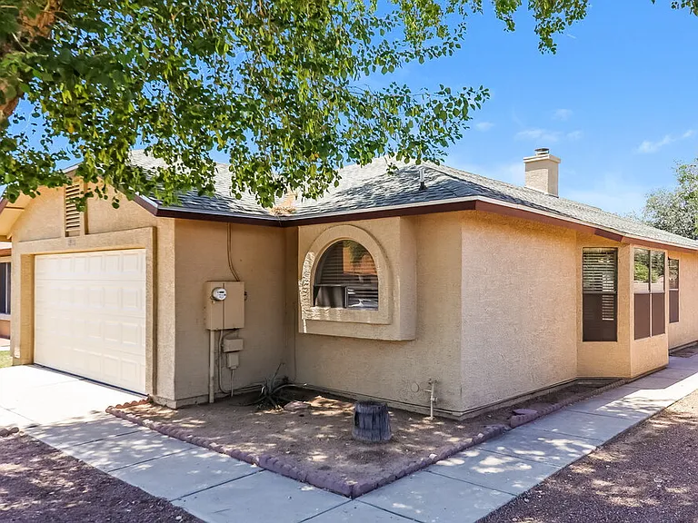 8938 N 64th Ln — Photo 3