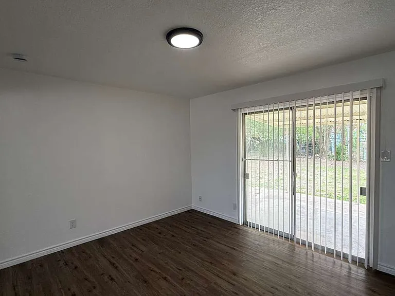 206 Covina Ave — Photo 5