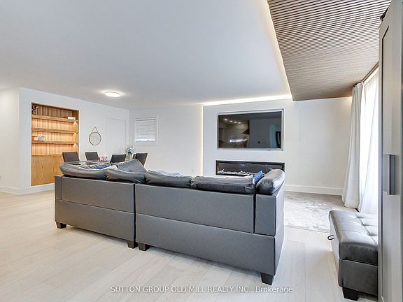 4th image of 23 Moore Park Cres