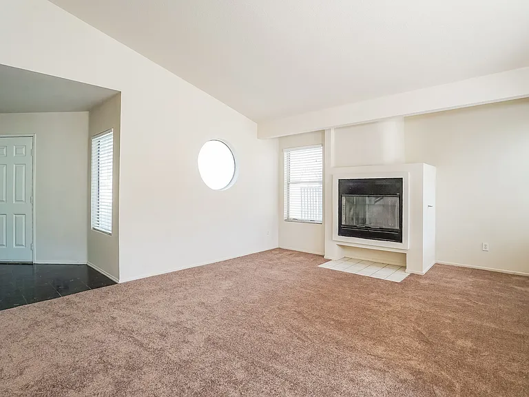 5316 Gardendale Ln — Photo 4