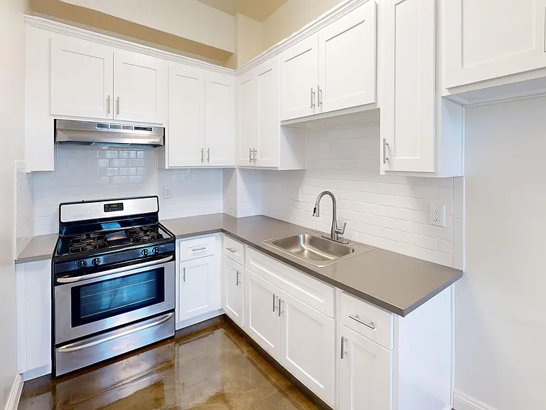 St. Germaine Apartments — Photo 17