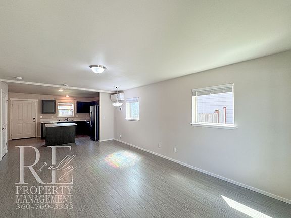 4th image of 690 SE Olga Cir