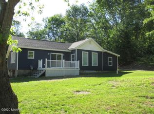 8383 Lindsey Rd, Plainwell, MI 49080