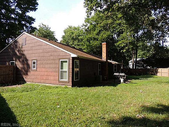 3rd image of 3800 Betsy Cres