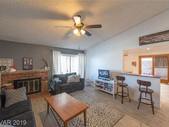 3rd image of 4020 Olive St