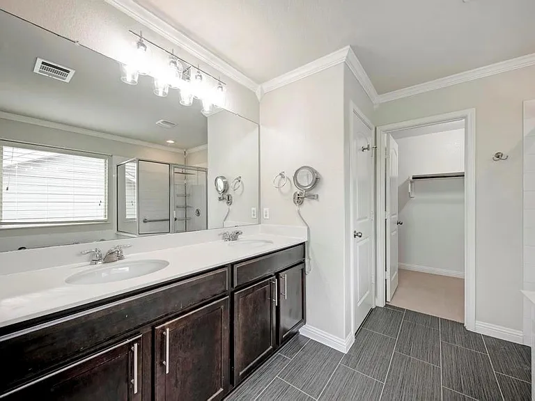 10617 Portico Ln — Photo 16