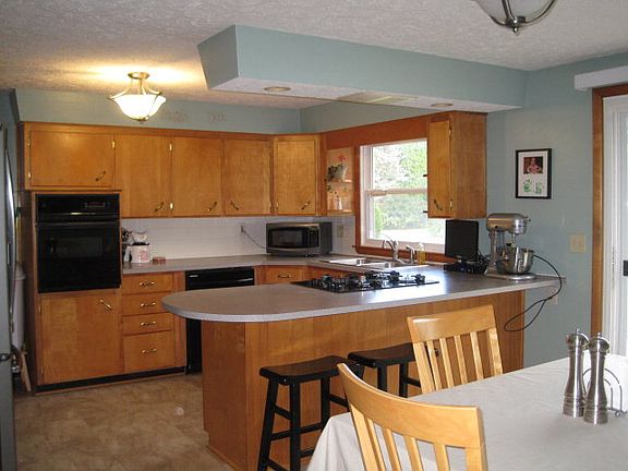 3rd image of 1796 Jamestown Dr