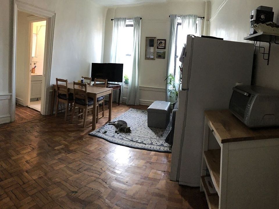2nd image of 901 41st St #4