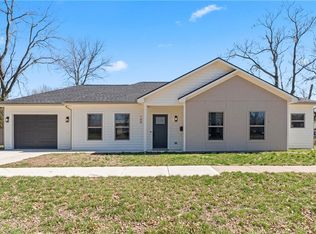 144 Pacific Ave, Osawatomie, KS 66064