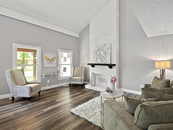 3rd image of 12505 Woodstream Dr