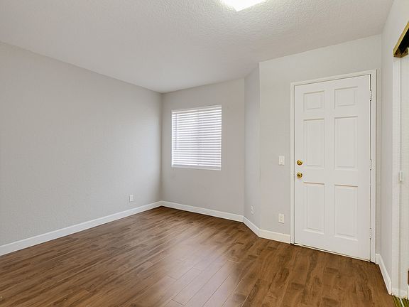 3rd image of 469 E Providencia Ave #2