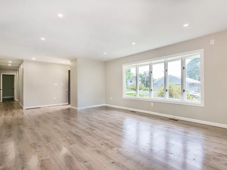 8 Wilcox Ave — Photo 29
