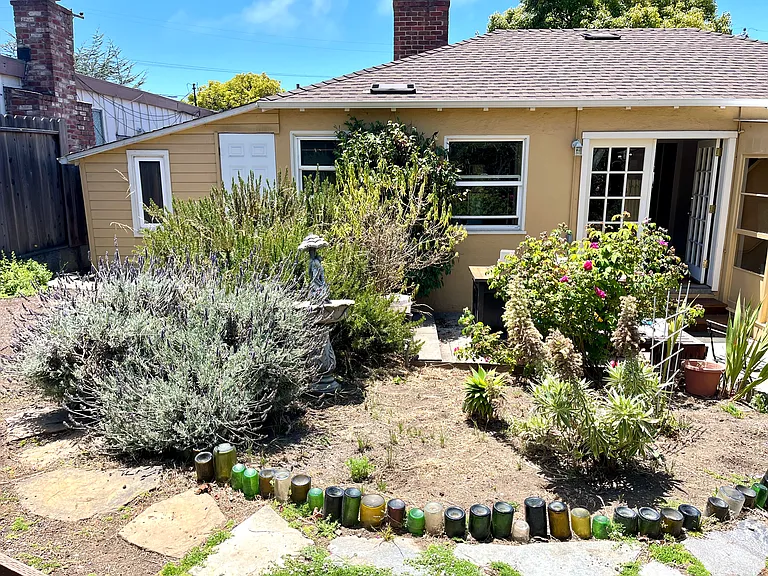 1630 Mariposa St — Photo 13
