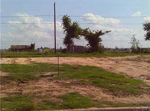 2nd image of 844 Cardan Pl #48