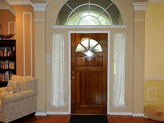 This home features high-end laminate flooring in the foyer, formals, den and halls.