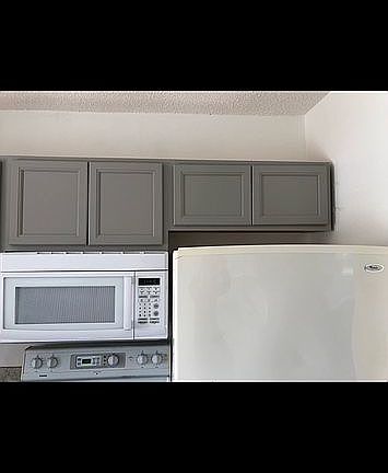 4th image of 1202 Washington St