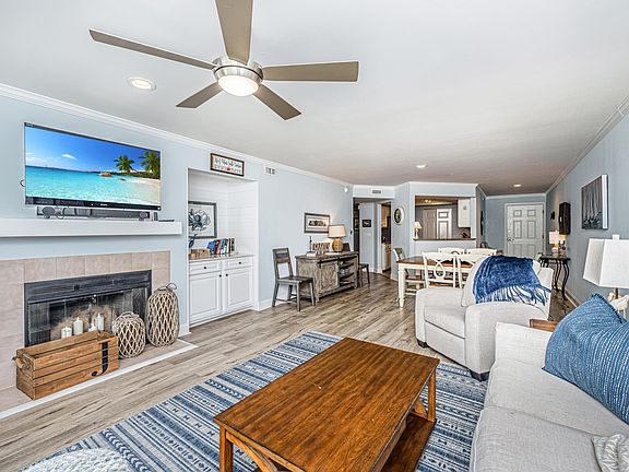 3rd image of 405 Yacht Harbor Ct #405