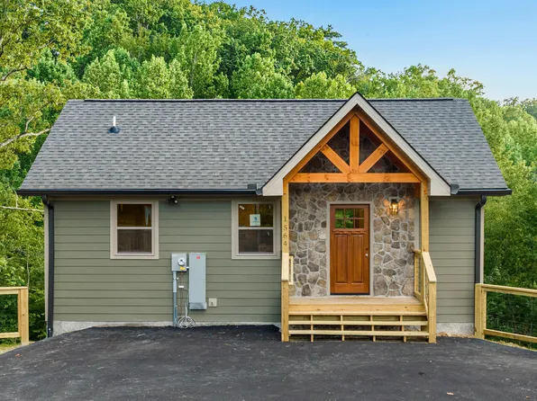 1564 Sky View Dr, Sevierville, TN 37876
