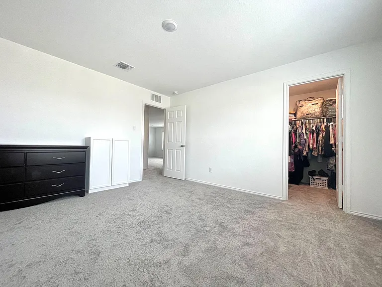 148 Bennington Dr — Photo 7