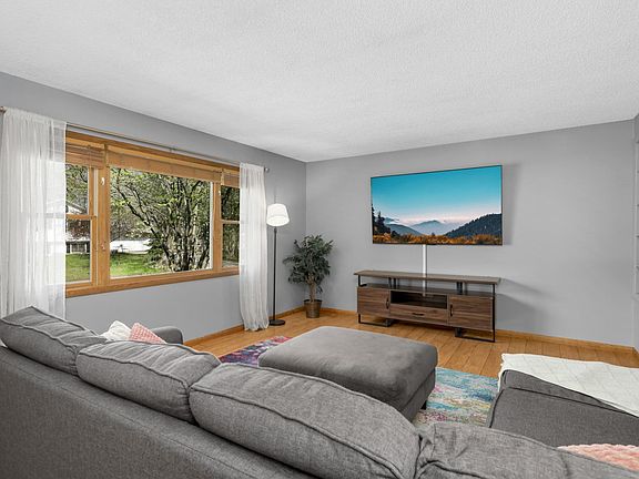 4th image of 1328 Xylon Ave N