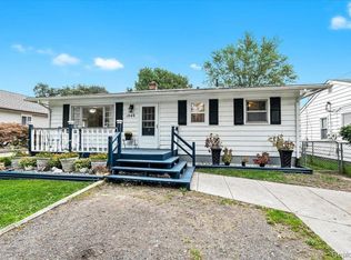 1840 Orchid St, Waterford, MI 48328