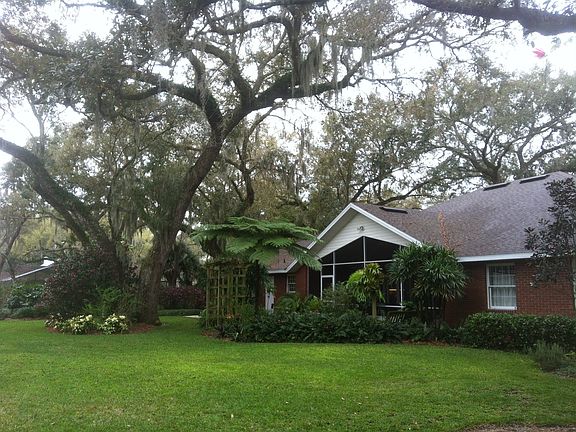 2nd image of 411 East Ln