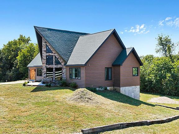3rd image of 5 Taylor Ln