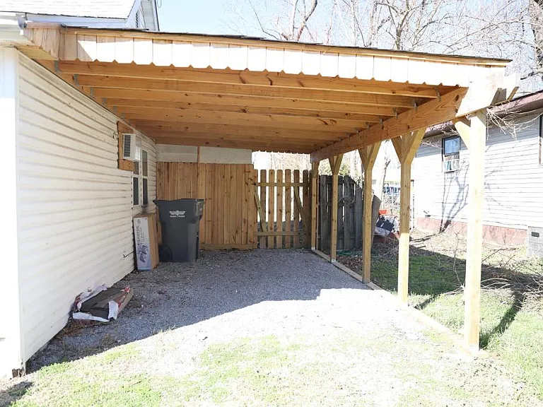 222 Dobson St — Photo 15