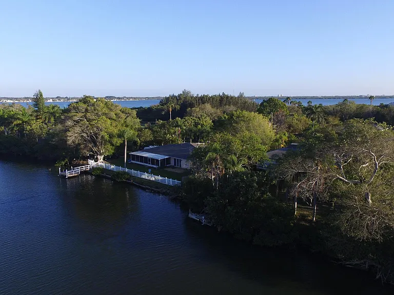 902 Bayshore Dr — Photo 7