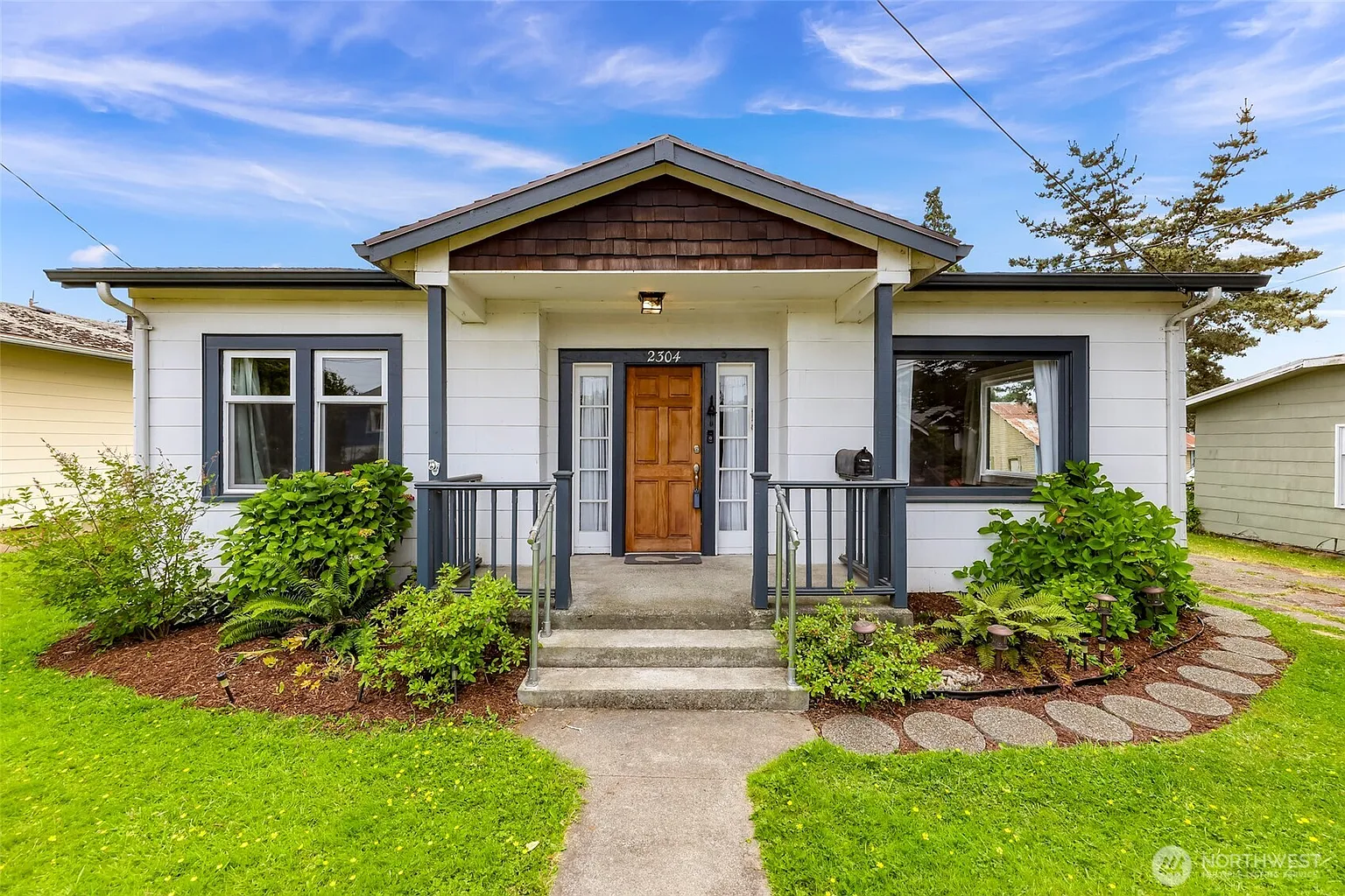 2304 F Street photo 1