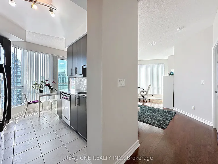 18 Holmes Ave #2205 — Photo 4
