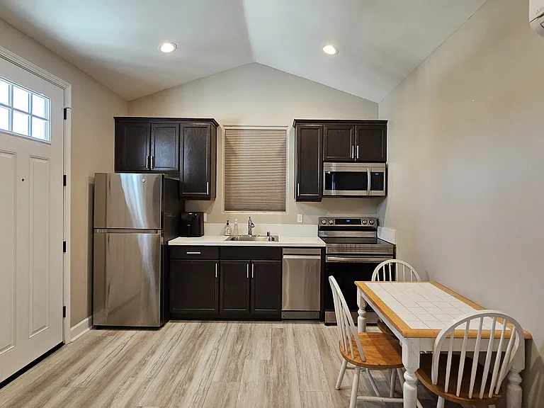 1004 Forest St #A — Photo 3