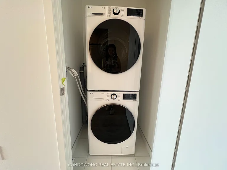 10 Oak St #1902 — Photo 7