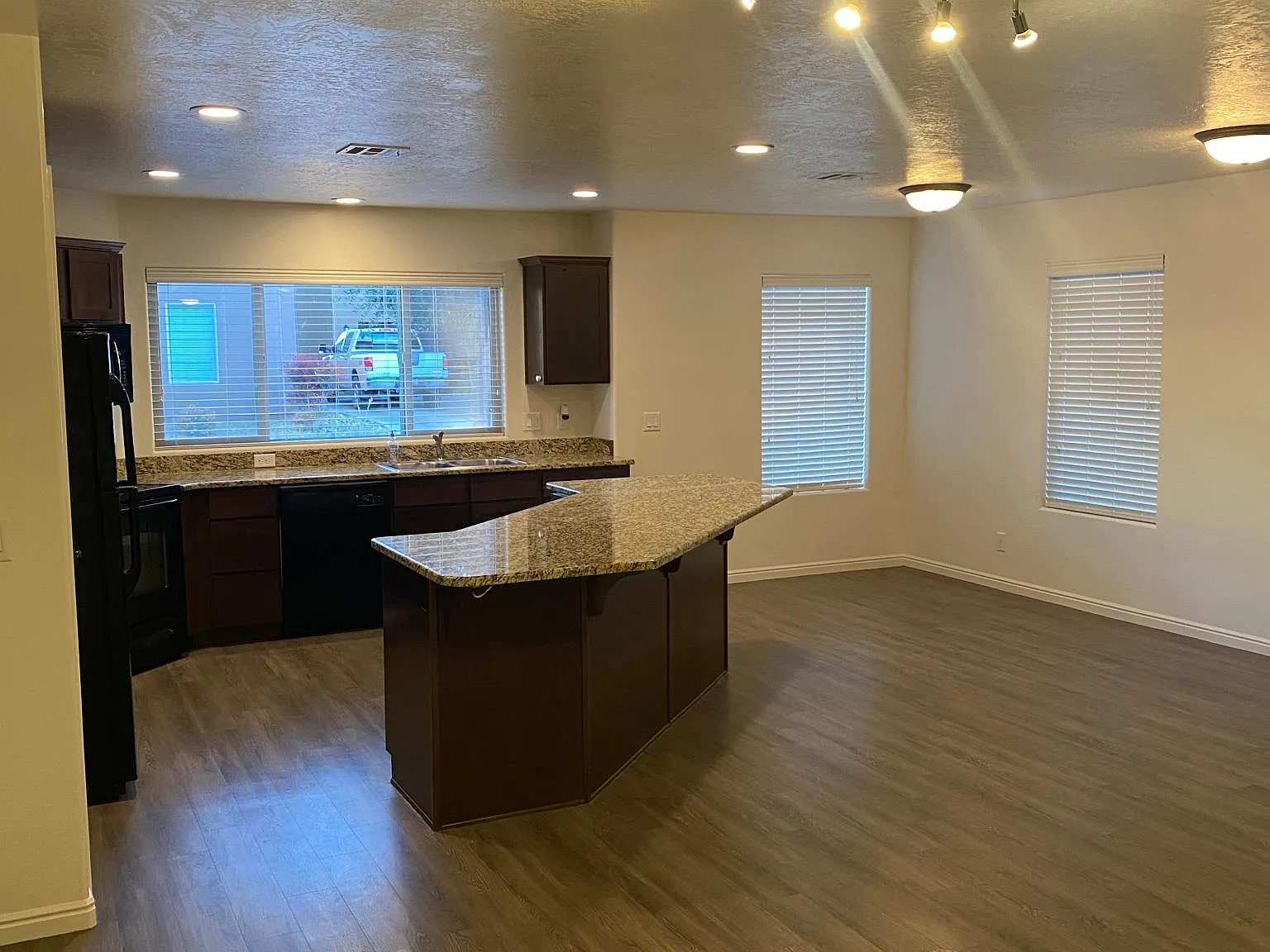 2801 E 450 N — Photo 3