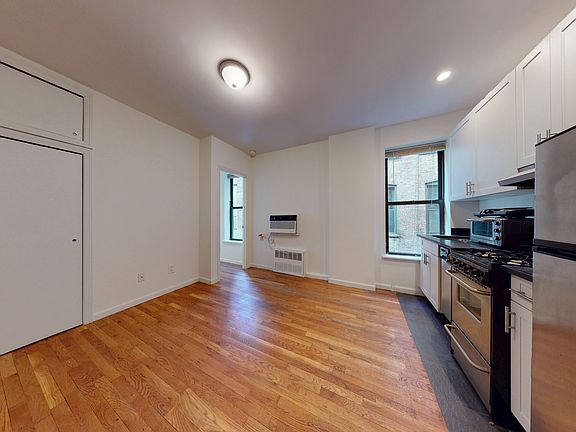 5th image of 334 E 78th St APT 13