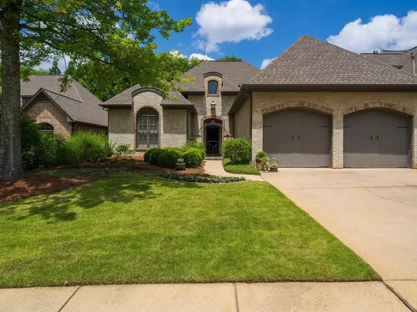 1672 Warren Ln, Vestavia, AL 35243