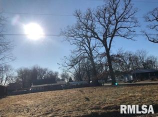 418 West Dr, East Moline, IL 61244