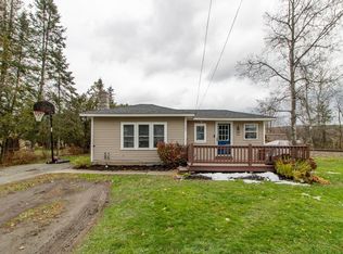 105 School St, Newport Ctr, VT 05857