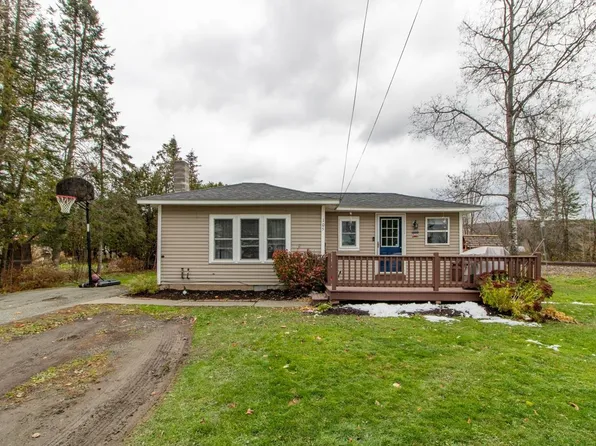 105 School Street, Newport Town, VT 05857