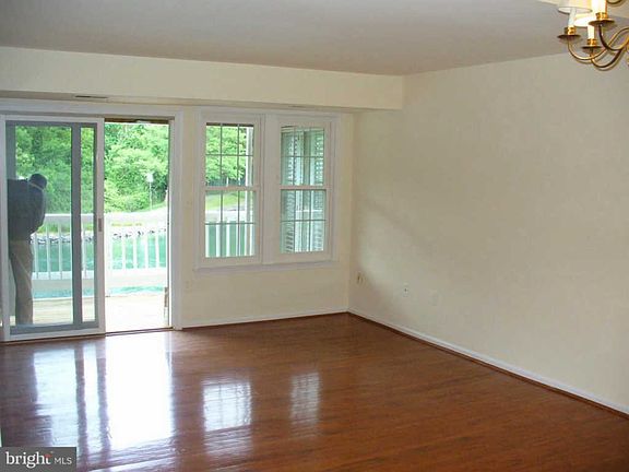 5th image of 3352 Lakeside View Dr #5-6