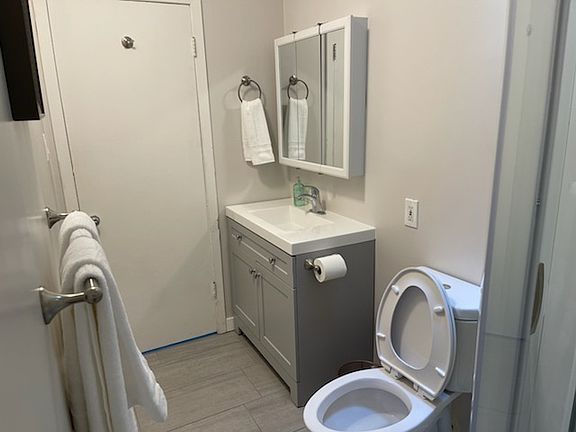 2nd image of 818 Delmas Ave #2
