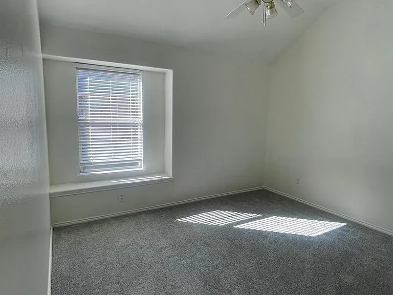 8416 Sonnet Dr — Photo 12