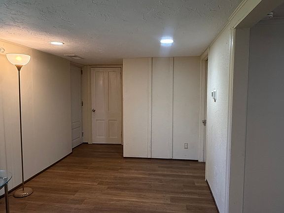3rd image of 433 E 54th St