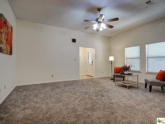 3rd image of 873 Bellaire Dr