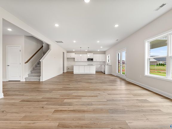 2nd image of 206 Irish Hill Dr