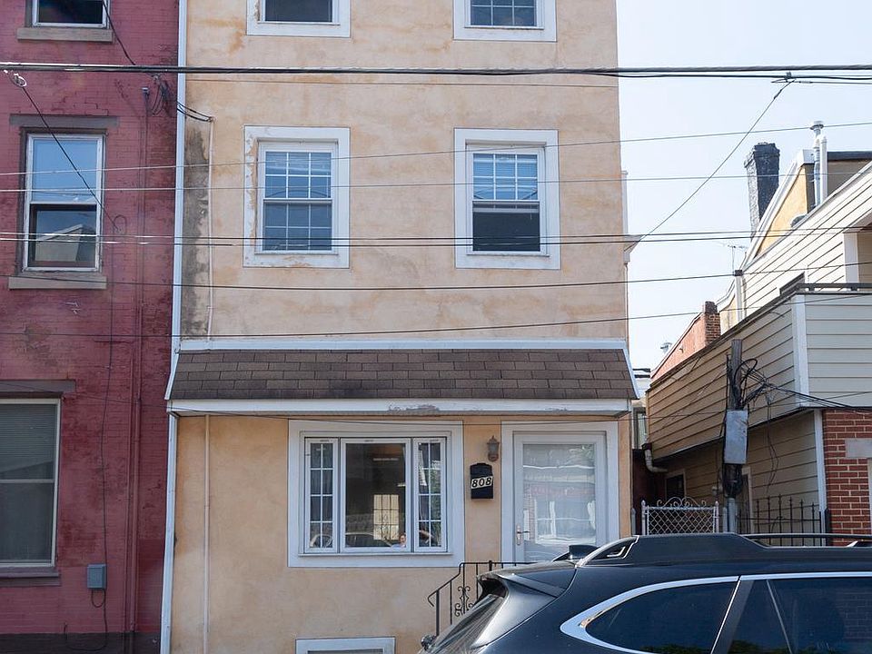 1st image of 808 Gaul St