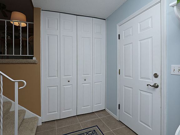 2nd image of 1055 Lowell Dr
