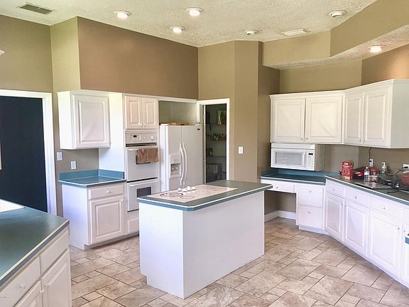 5th image of 4569 Helena Dr